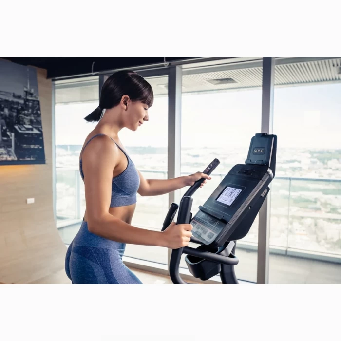 Elipsinis treniruoklis Sole Fitness E25 LCD Elipsinis treniruoklis Sole Fitness E25 LCD