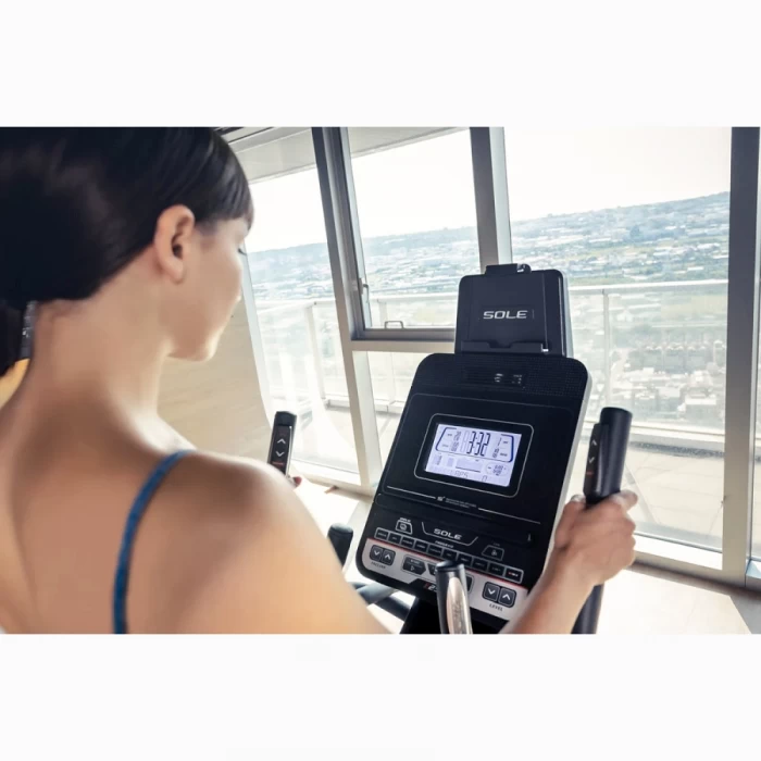 Elipsinis treniruoklis Sole Fitness E25 LCD Elipsinis treniruoklis Sole Fitness E25 LCD