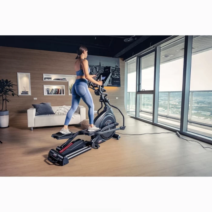 Elipsinis treniruoklis Sole Fitness E25 LCD Elipsinis treniruoklis Sole Fitness E25 LCD