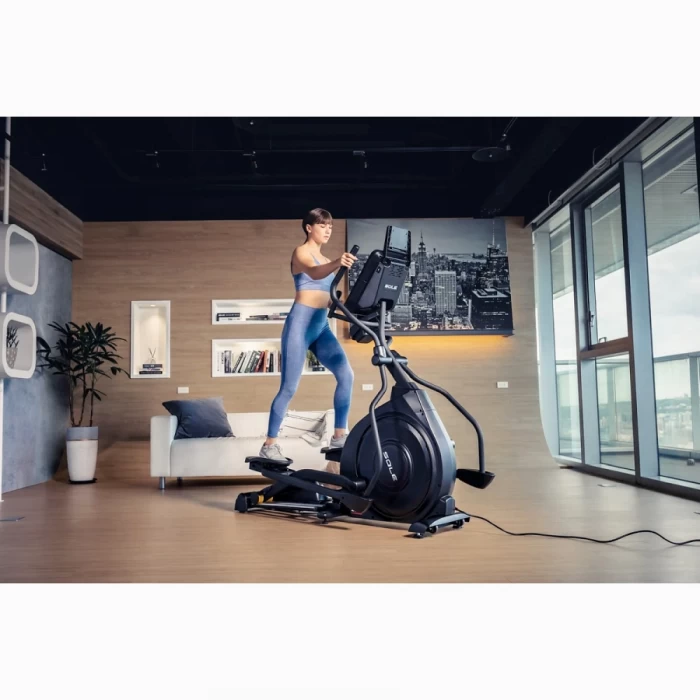 Elipsinis treniruoklis Sole Fitness E25 LCD Elipsinis treniruoklis Sole Fitness E25 LCD