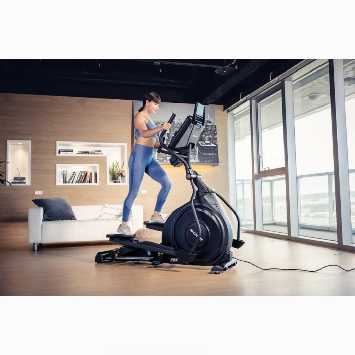Elipsinis treniruoklis Sole Fitness E25 LCD Elipsinis treniruoklis Sole Fitness E25 LCD